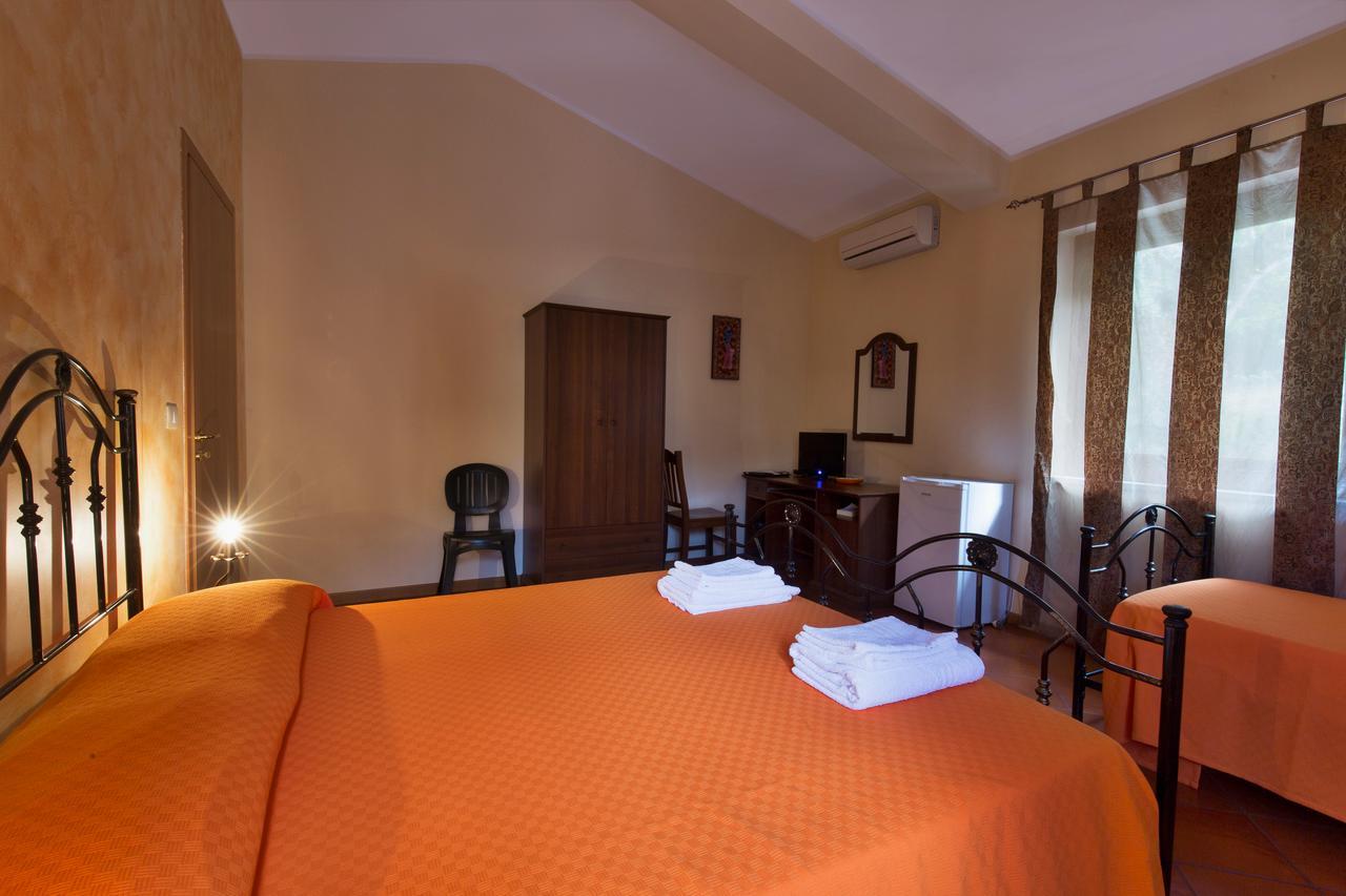 Agriturismo Il Sole Villa Sant'Angelo di Brolo Camera foto
